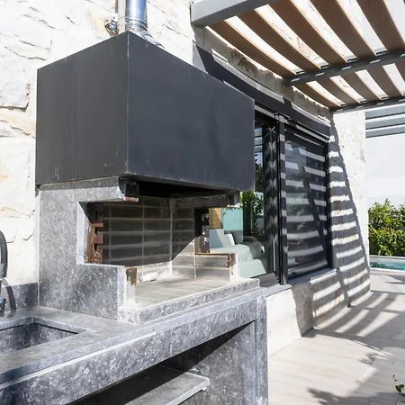 Elios - 100m To Beach, Private Pool Hanioti