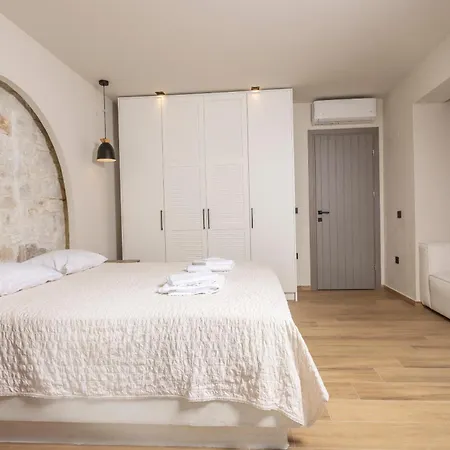 Villa Elios - 100m To Beach, Heated Pool