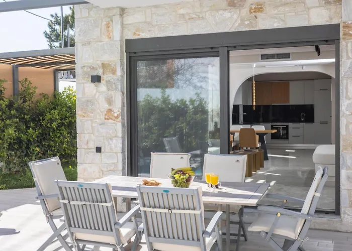 Elios - 100m To Beach, Private Pool Hanioti