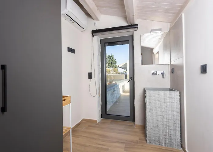 Elios - 100m To Beach, Private Pool Hanioti