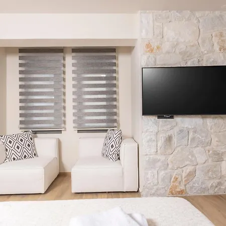 Elios - 100m To Beach, Heated Pool *